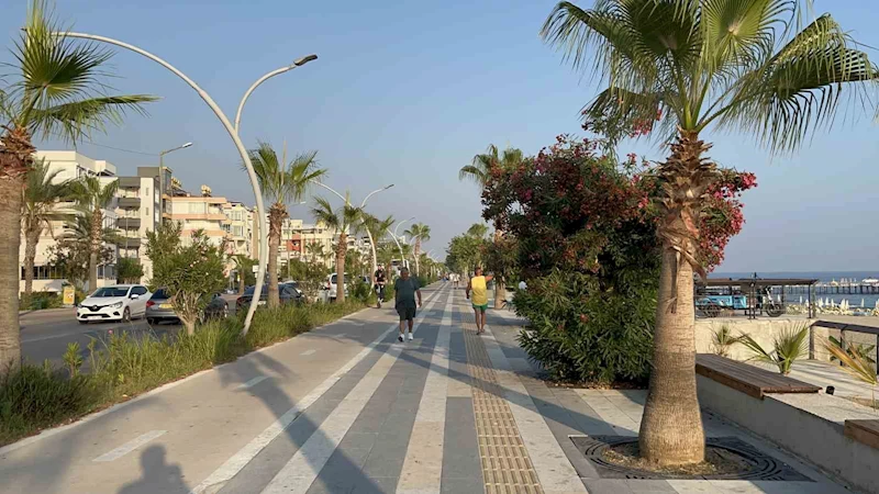 Yeni aldığı bisikletle şarkı söyleyerek denize gitti, çalınınca küfrederek yaya döndü
