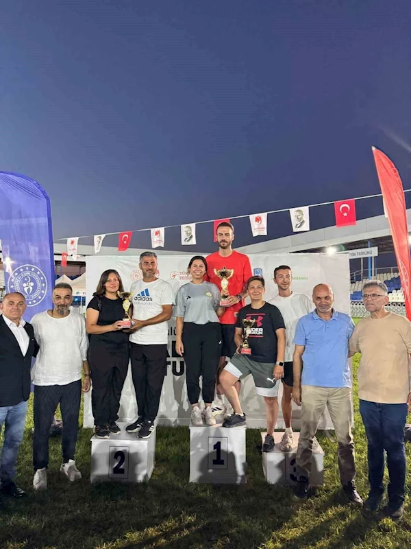 Yunusemre Belediyesi Kulüplerarası Taekwondo Turnuvasında kupa ve madalyalar sahiplerini buldu
