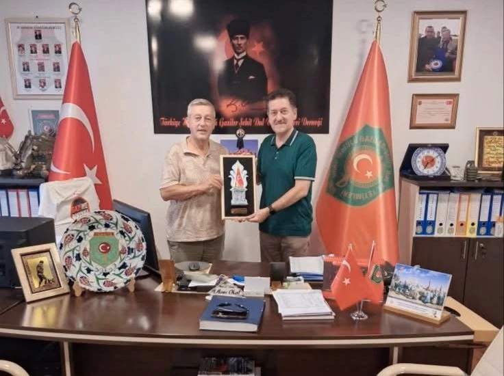 Hasan Fehmi Kinay’dan Şehit Aileleri Derneği’ne ziyaret
