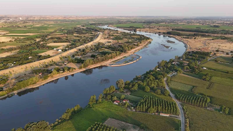 Kuraklık nedeniyle Meriç Nehri’ne elektrik santralinden su salındı
