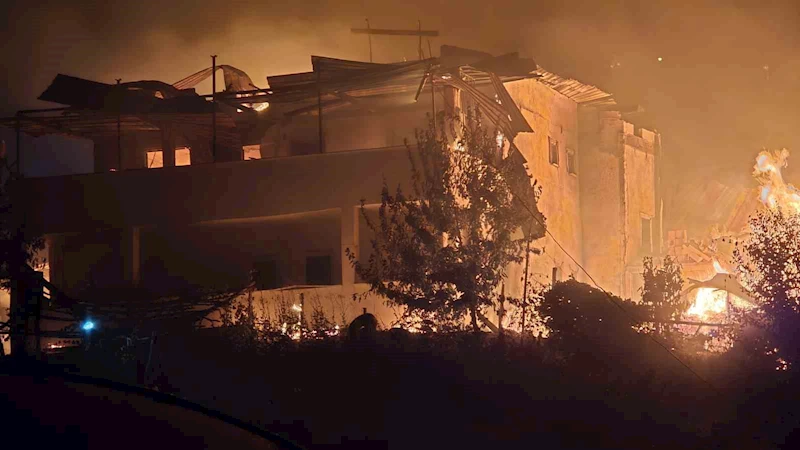 Karabük’teki orman yangınlarında 40 ev alevlere teslim oldu
