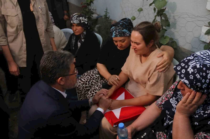 Bakan Yumaklı’dan şehit ailesine taziye ziyareti
