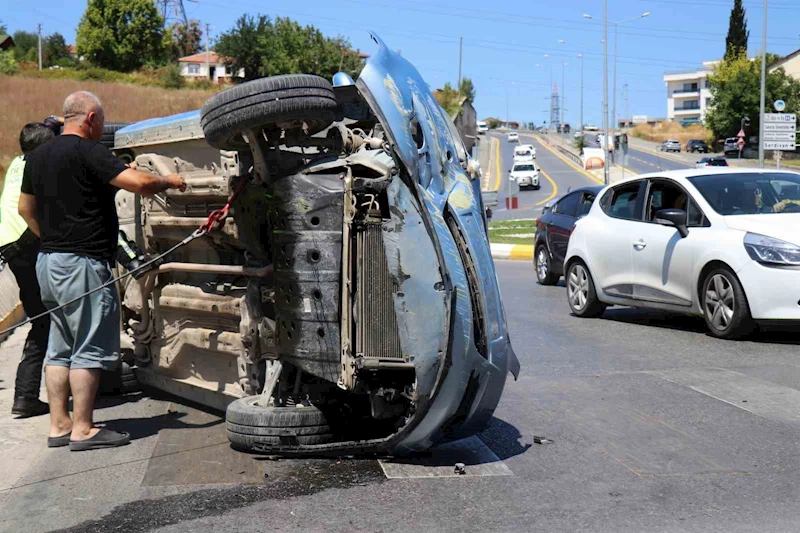 Polis kontrol noktası karşısında otomobil devrildi: 1 yaralı
