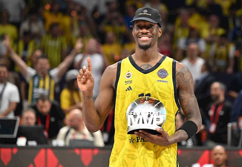 Phoenix Suns, Nigel Hayes-Davis’i kadrosuna kattı
