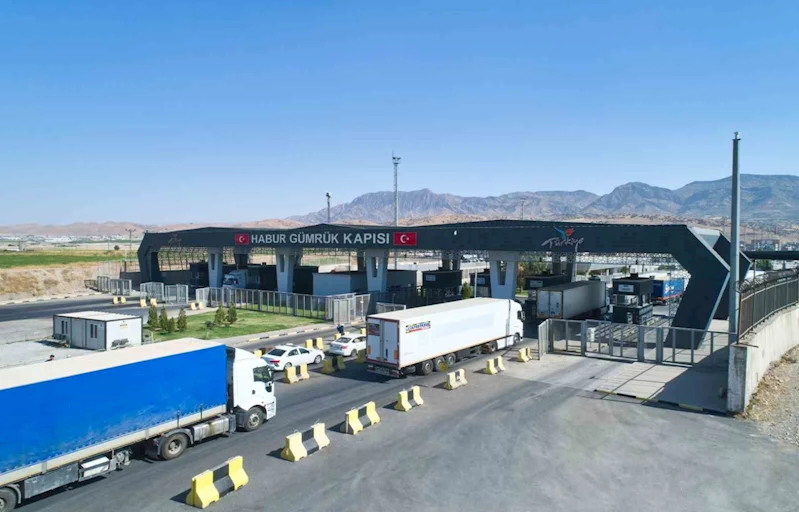 Habur’da dev kaçakçılık operasyonu: 122 milyon TL’lik kaçak telefon ele geçirildi
