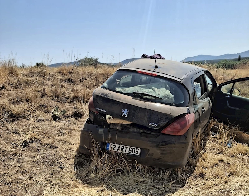 Konya’da kontrolden çıkan otomobil ekin tarlasına savruldu: 4 yaralı
