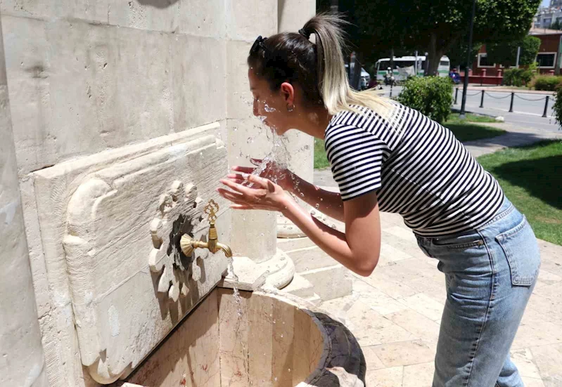 Adana’da hissedilen sıcaklık 50 dereciyi buluyor
