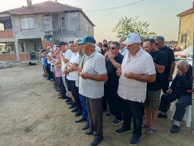 Biri kazada, diğeri hastanede vefat eden çift yan yana toprağa verildi
