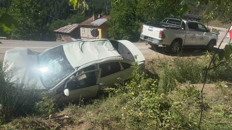 Virajı alamayan otomobil şarampolde takla attı: 1 ölü
