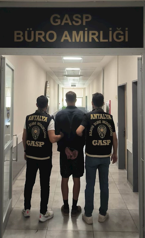 Oyuncak tabanca ile iş yeri soymaya çalıştı
