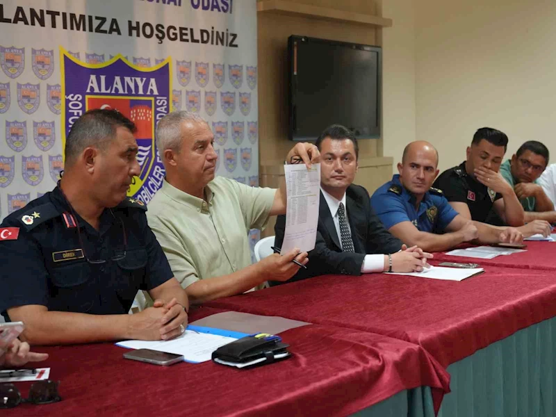 Alanya’da zabıtadan taksilere sivil takip
