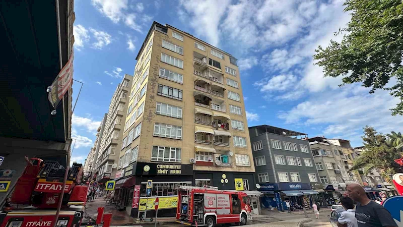 Samsun’da 9 katlı binanın çatı katında yangın paniği
