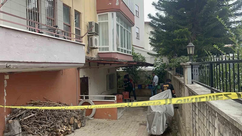 Alanya’da evinin önünde ölü bulundu

