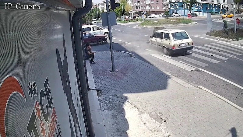 Kazayı film izler gibi izledi
