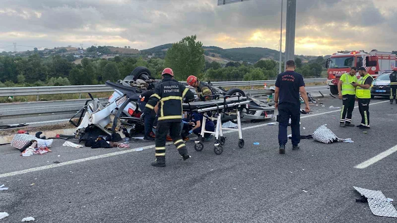 Kuzey Marmara’da otomobil yön tabelasına çarptı: 1 ölü, 4 yaralı
