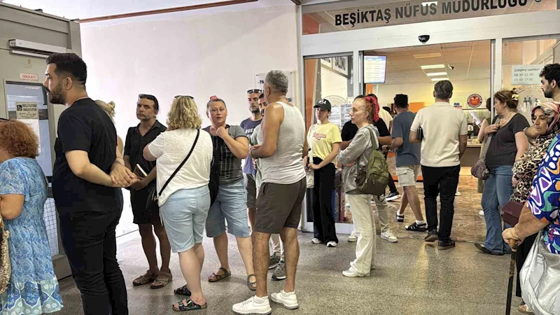 İstanbul’da ehliyet yenilemede son gün telaşı, vatandaşlar yoğunluk oluşturdu
