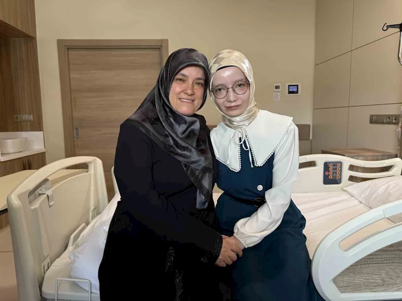 Doğuştan mimiklerini kullanamıyordu, 23 yıl sonra ilk kez gülümsedi: 