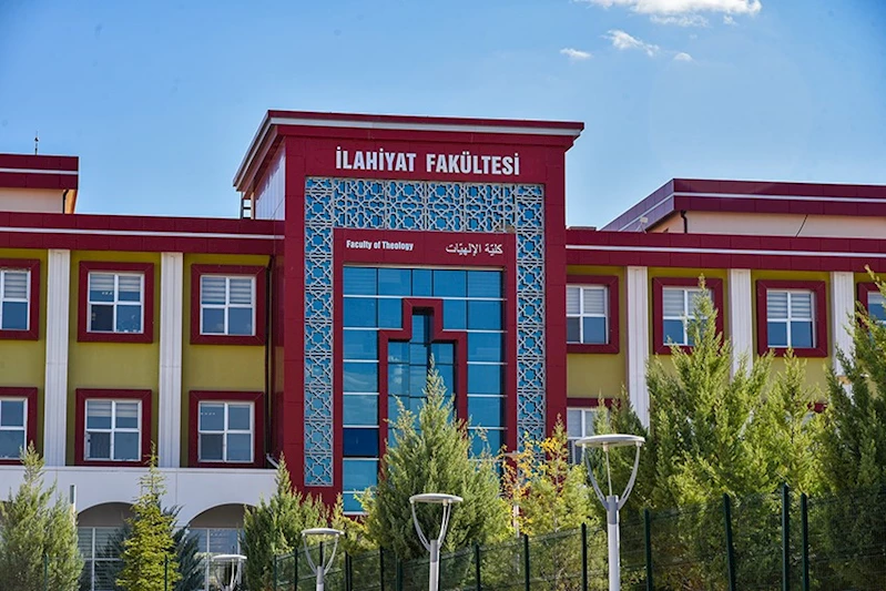 KMÜ İlahiyat Fakültesi’nden başarı bursu
