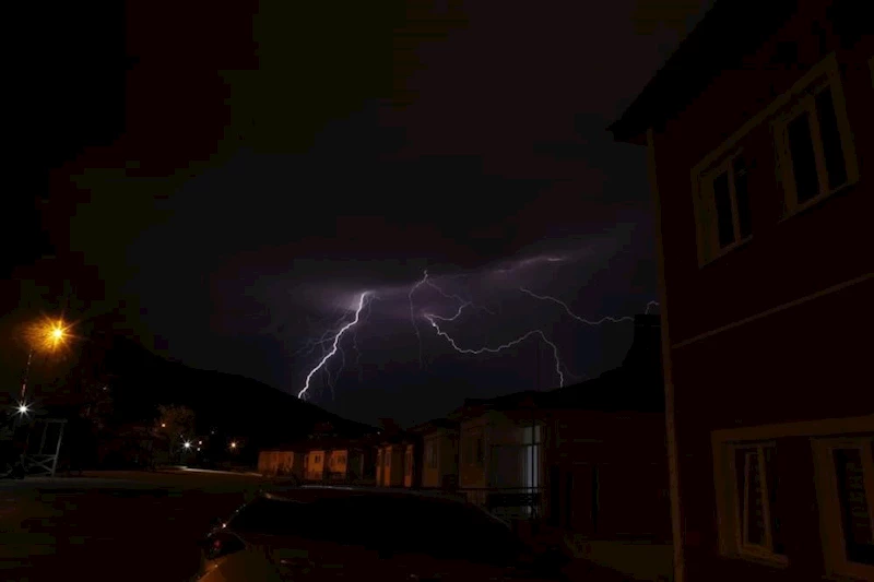 Bayburt’ta gök gürültülü kuvvetli sağanak yağış bekleniyor
