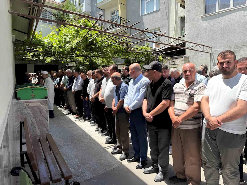 Kelebek hastalığının yanı sıra kanserle de mücadele eden Elif kurtarılamadı
