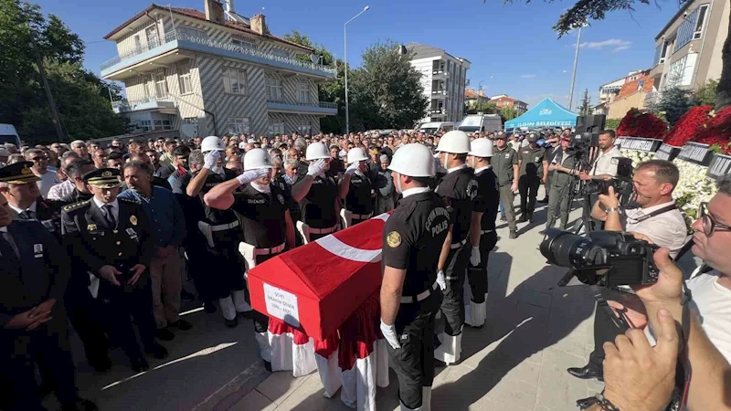 Orman yangınında şehit olan olan İbrahim Demir, Konya’da son yolculuğuna uğurlandı
