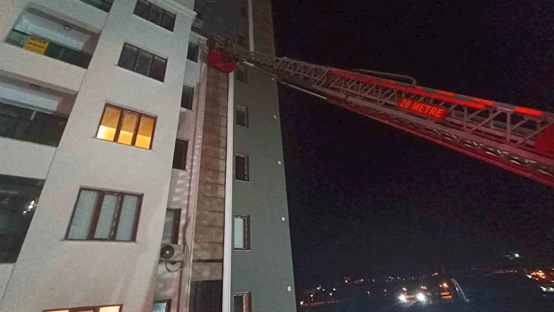 Mardin’de apartman dairesinde çıkan yangın söndürüldü
