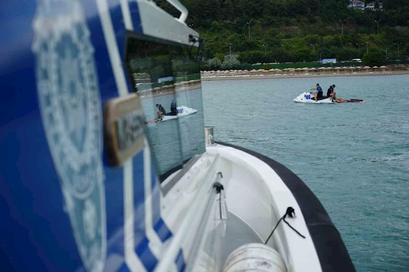 Karadeniz’in hırçın sularında ‘can’ nöbeti: Deniz polisleri zamana karşı yarışıyor
