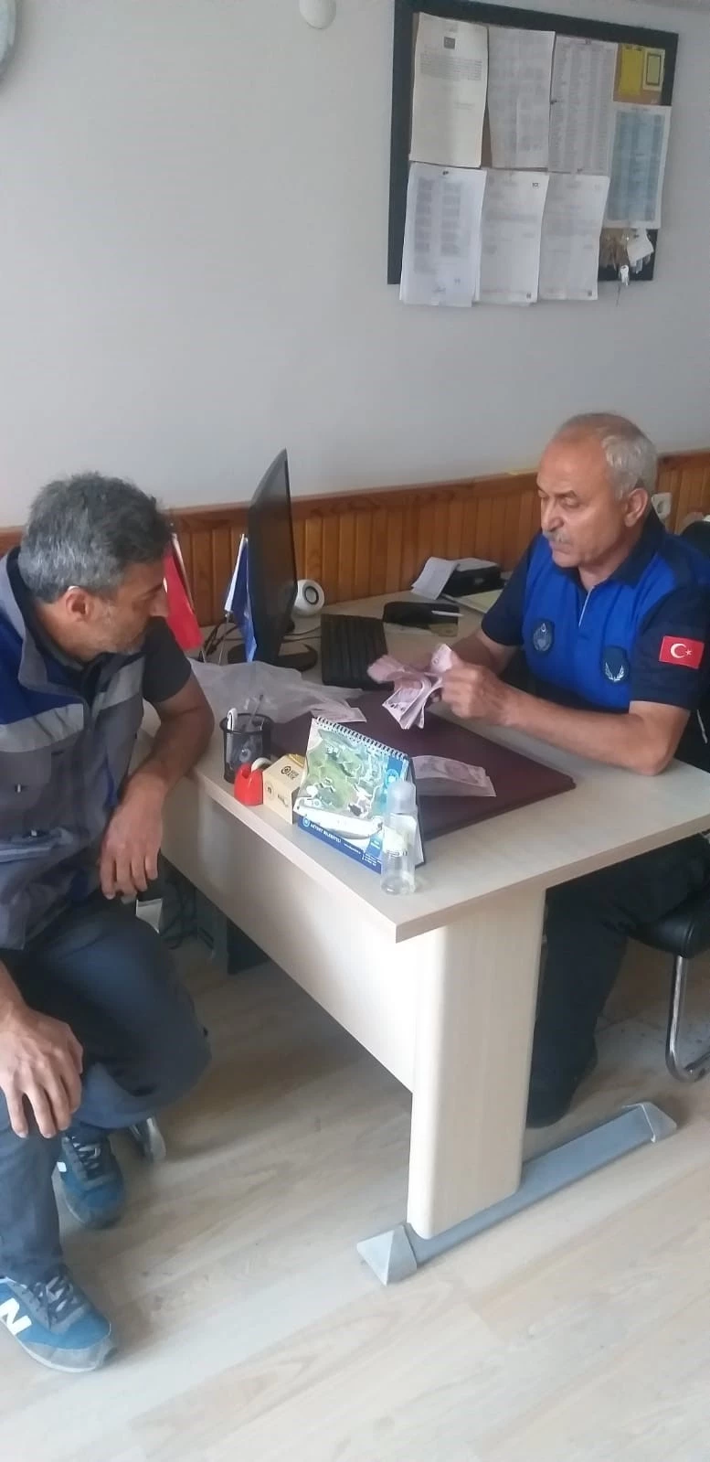 Ankara’da ATM’de bulunan 40 bin lira sahibine teslim edildi
