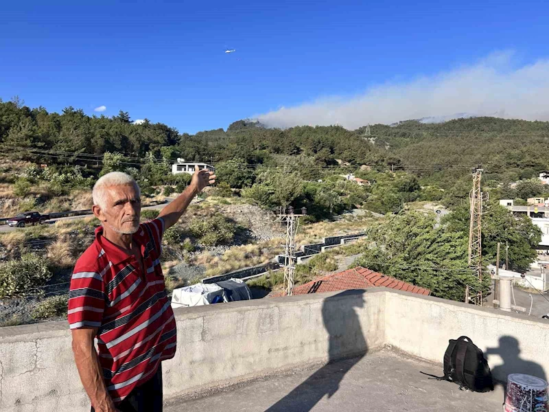Hatay’da orman yangınına havadan ve karadan müdahale sürüyor
