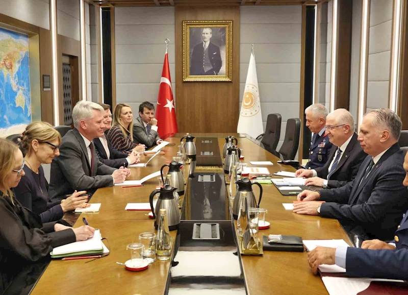 Bakan Güler, BAE Systems Genel Müdürü Woodburn ve İngiltere Büyükelçisi Morris’i kabul etti
