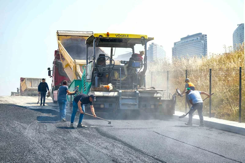 Esenyurt’un yolları yenileniyor
