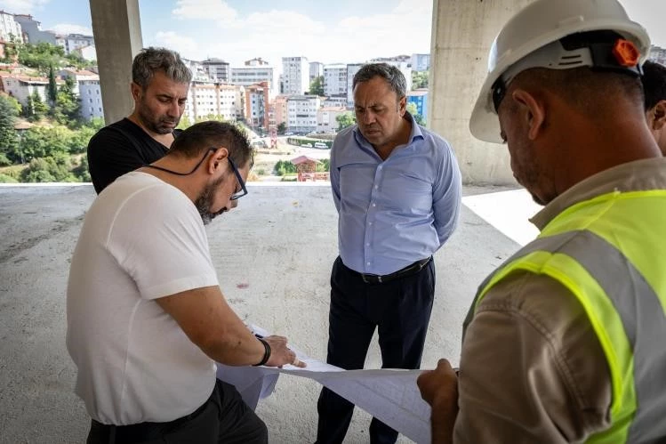 Yeni hizmet binası çalışmalarını denetledi
