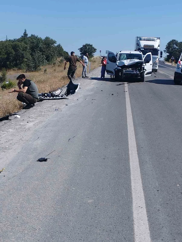 Balya’da araç ineğe çarptı
