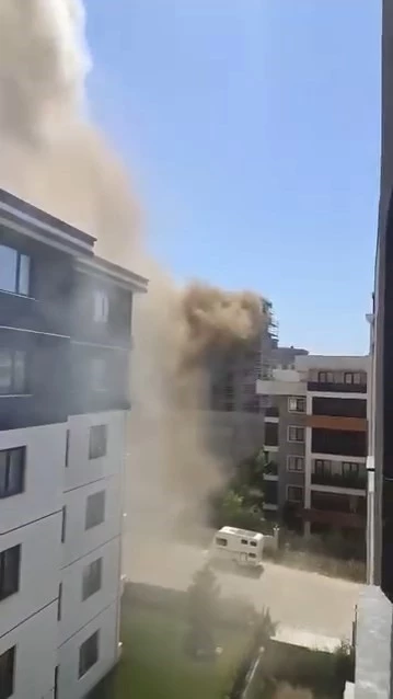 İnşaat şantiyesinde korkutan yangın
