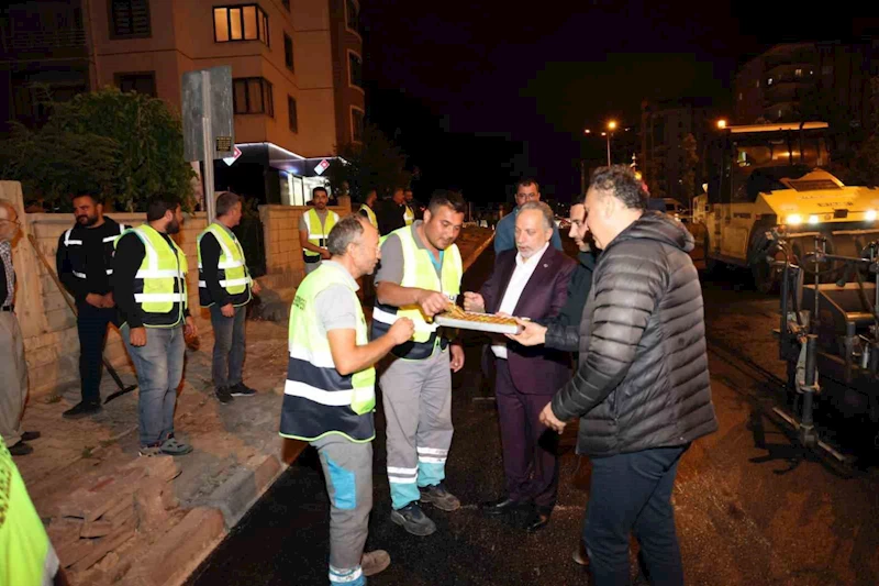 Başkan Yalçın gece mesaisinde: Talas’ta asfalt mesaisi aralıksız sürüyor
