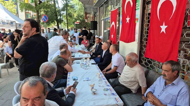 Şehit Piyade Sözleşmeli Er Ahmet Gültekin’in acılı babası taziyeleri kabul etti
