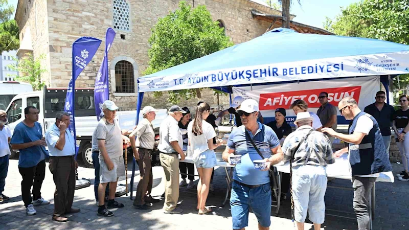 Büyükşehir Belediyesi’nden vatandaşlara aşure ikramı
