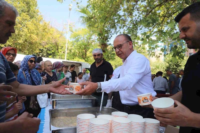Turgutlu Belediyesinden geleneksel aşure hayrı
