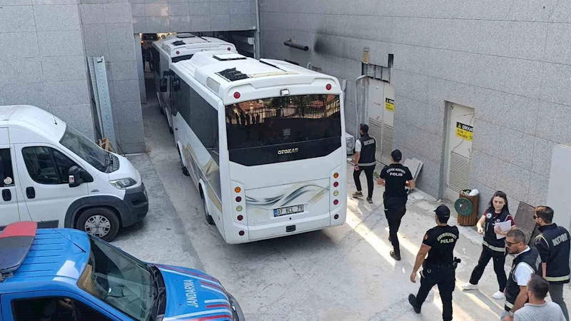 Manavgat Belediyesi’ndeki rüşvet, irtikap ve zimmet operasyonunda şüpheliler adliyeye sevk edildi
