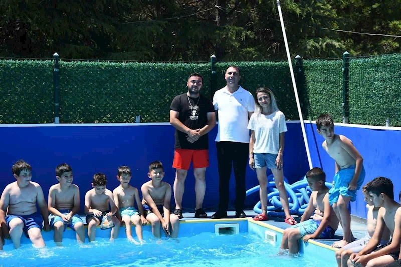 Beylikova’da çocuklara yüzme kursu açıldı
