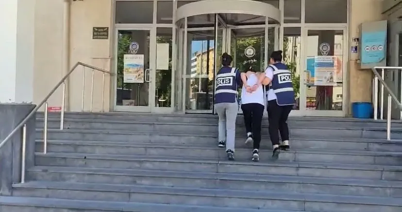 Fuhşa aracılıktan aranan hükümlü saklandığı adreste yakalandı