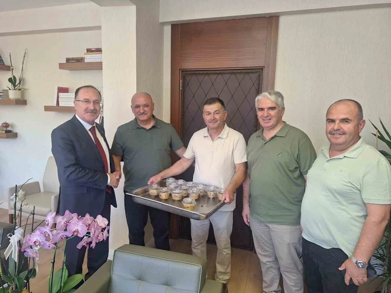Antalya’da eğitimciler aşure geleneğinde buluştu
