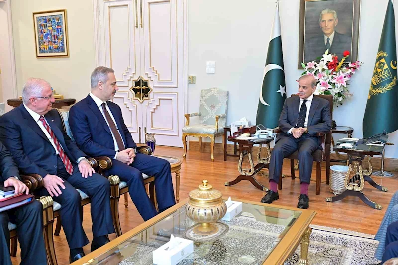 Dışişleri Bakanı Fidan ile Milli Savunma Bakanı Güler, Pakistan Başbakanı Şahbaz Şerif ile görüştü

