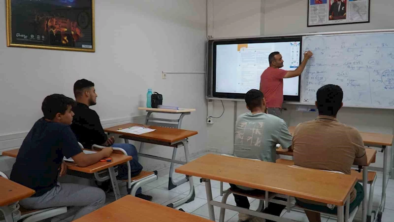 Şanlıurfa’da üniversite adaylarına destek kursu başladı
