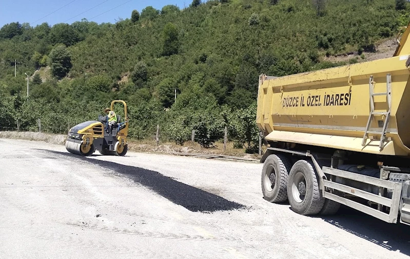 Bozulan yollara müdahale ediliyor
