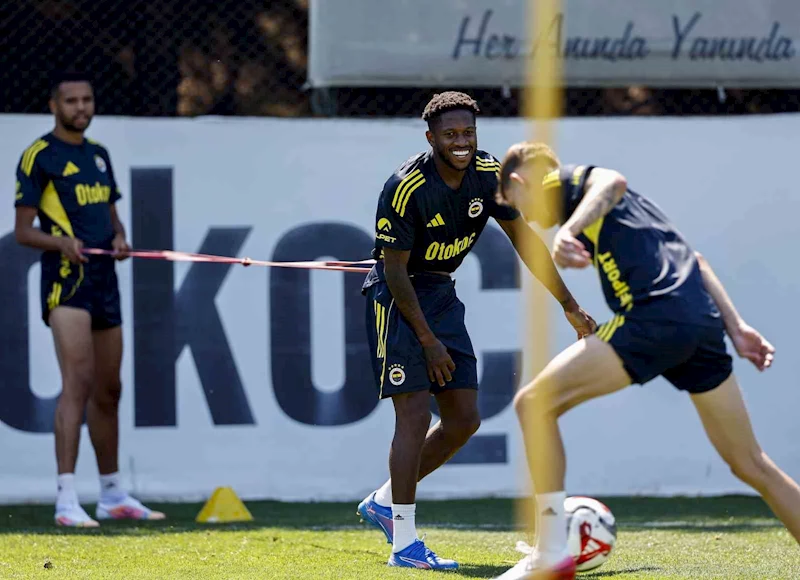 Fenerbahçe, günün ilk antrenmanını yaptı
