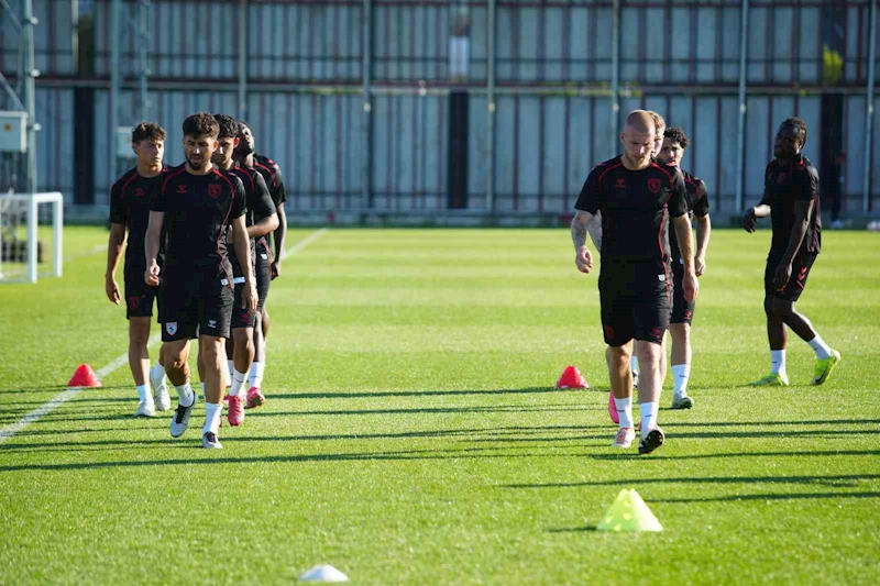Samsunspor yeni sezona günde çift antrenmanla hazırlanıyor
