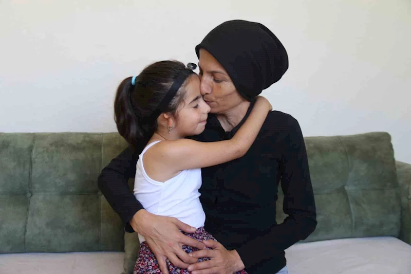 İHA’ya verdiği röportaj sonrası minik Zeynep’e ilk yardım elini Doç. Dr. Akdağ uzattı
