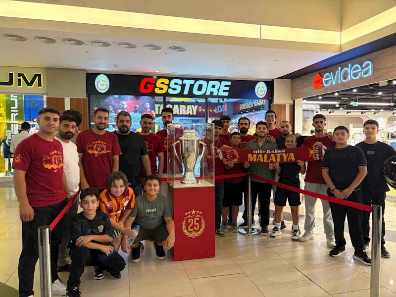 Şampiyonluk kupası Malatya’da taraftarla buluştu

