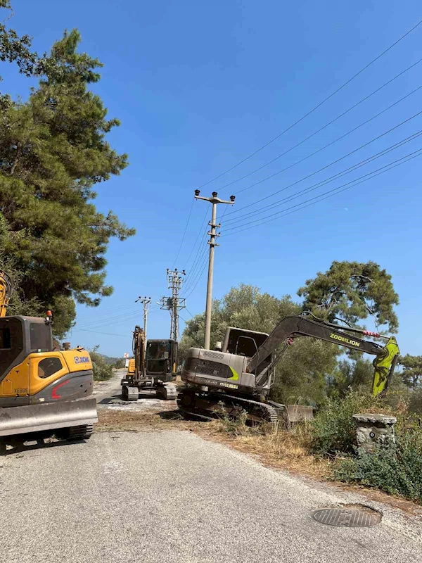 Marmaris’te orman yangınlarına karşı önleyici temizlik çalışmaları sürüyor
